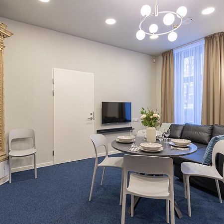 Dandelion Apartments Bruninieku Riga Exterior photo
